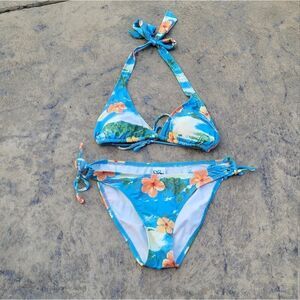 Tilt Hawaiian Island Scene String Bikini Medium/Large